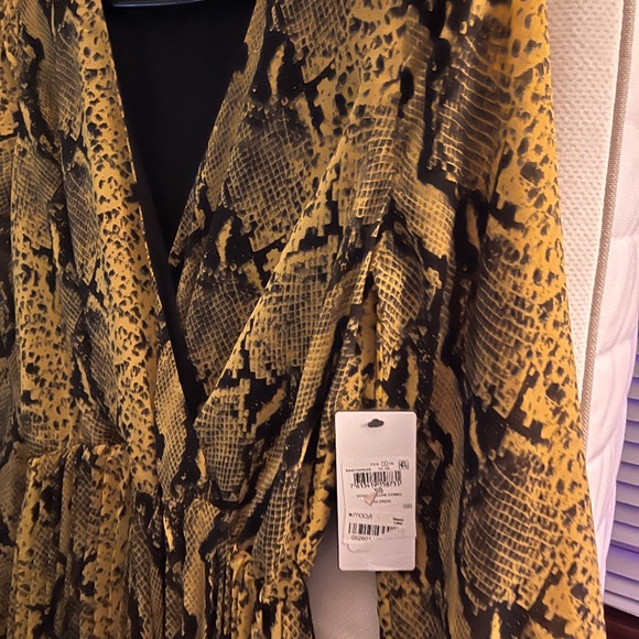 Guess Dresses & Skirts - Guess animal print maxi dresses